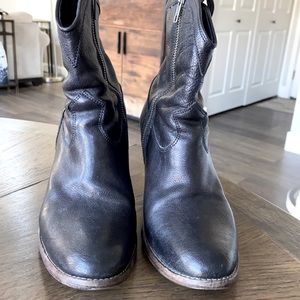 Frye ankle boots size 8 1/2 women’s